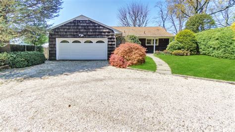 70 Riggs Pl Locust Valley Ny 11560 Realtor Com