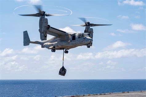 Dvids Images Vmm 364 Conduct Vertrep Training On Uss Lewis B Puller Image 17 Of 28