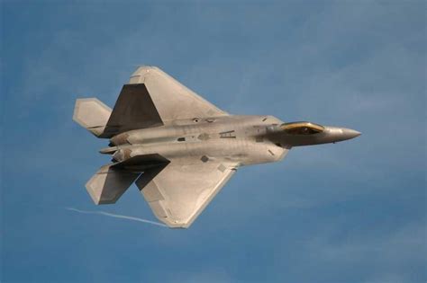 F 22 Raptor Sava U A Rekor K Rd F 35 Lerin Pabucu Dama M At L Yor