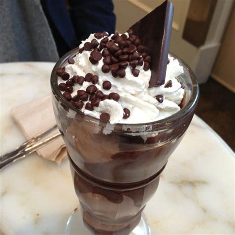 Ghirardelli Ice Cream Chocolate Shop 830 N Michigan Ave Chicago