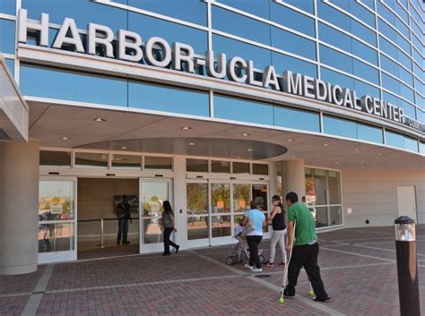 Harbor Ucla Medical Center To Begin Vaccinating In Patients Thursday Daily Breeze