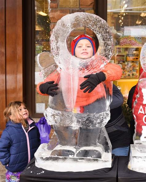 Hollanders Name Big Red Recreation Top Sculpture From Holland On Ice