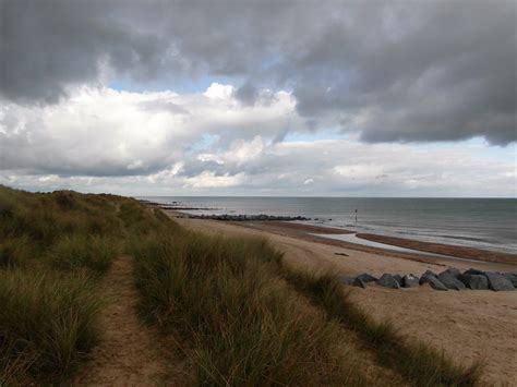 Leaden Sky Norfolk Coast Looking North East Up The Coast Flickr