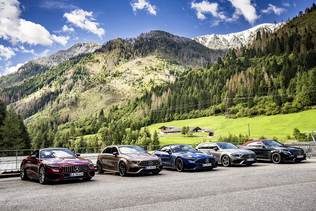 Mercedes Amg Launches The Ultimate Driving Experience With The New Amg Experience Program