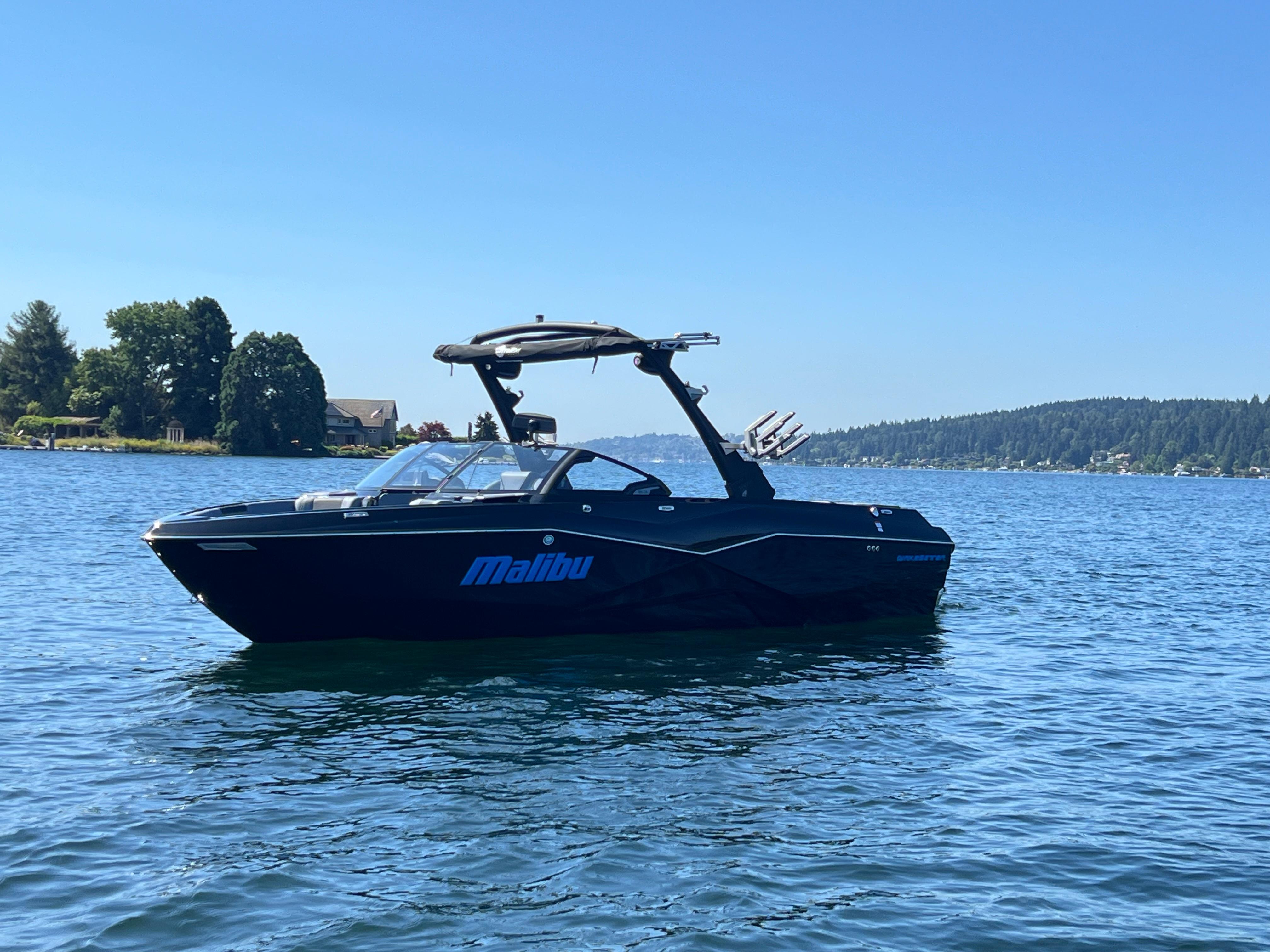 New 2024 Malibu M242 98105 Seattle Boat Trader