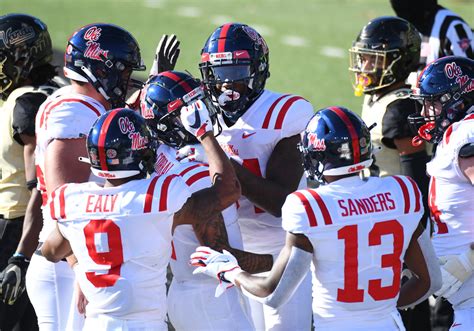 Ole Miss Football Reveals New Uniform Combination For Saturday S Game