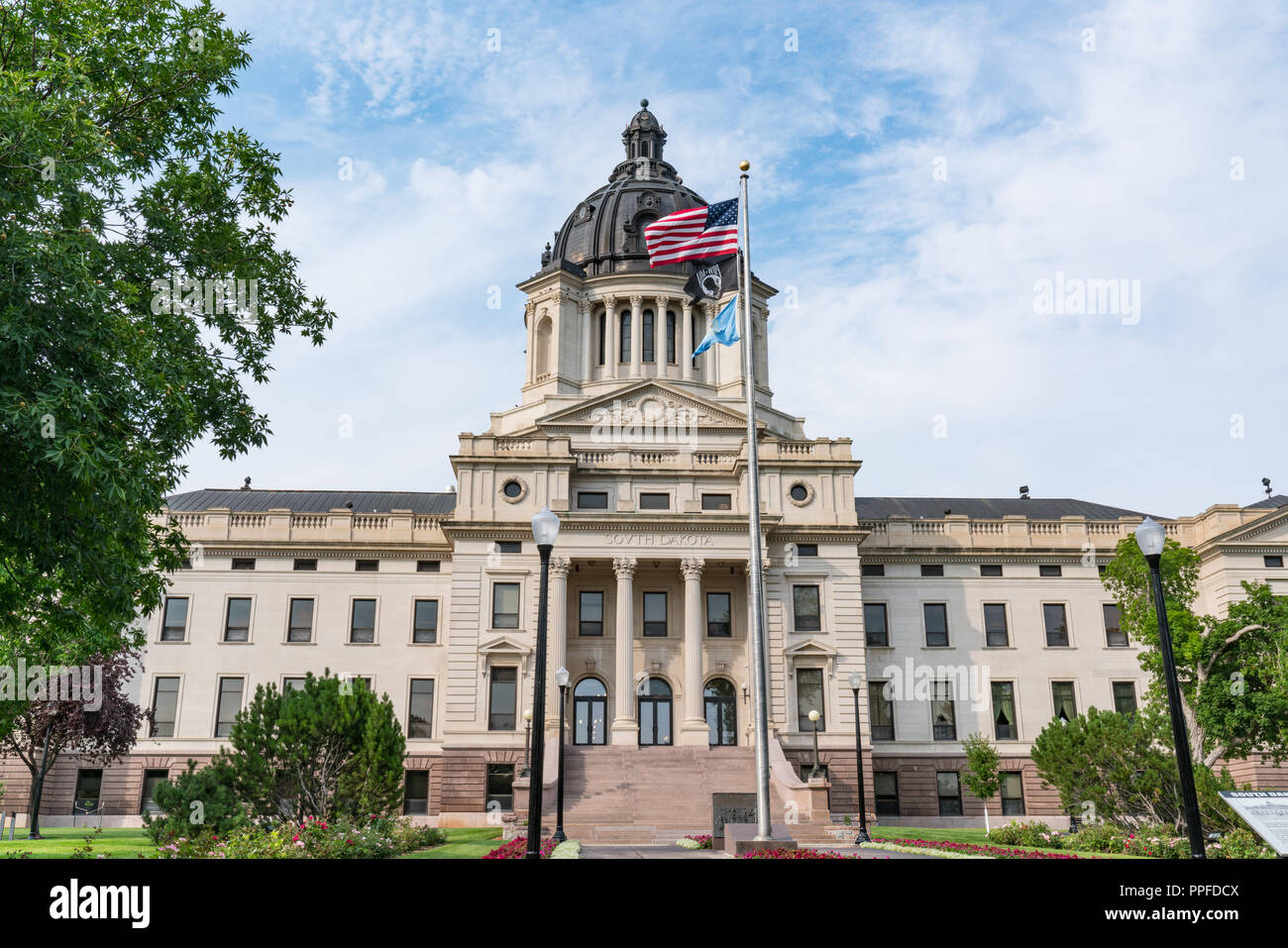 Pierre State Capitol Hi Res Stock Photography And Images Alamy