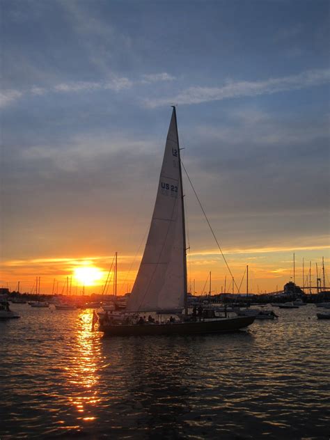 Red Skies At Night Sailors Amp 39 Delight 12 Meter Charters