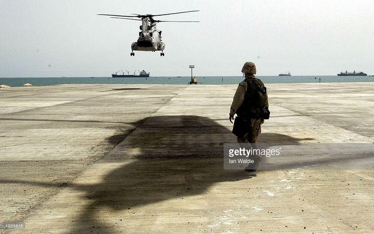 S Navy Ch46e Amp Quot Sea Knight Amp Quot Troop Carrying Helicopter Comes In To Land Sea Knight Troops