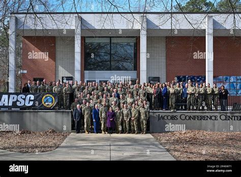 Senior Leaders And Attendees Pose For Group Photo After The Army People Sync Conference At Fort