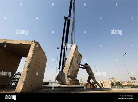 Sinak Bridge Hi Res Stock Photography And Images Alamy