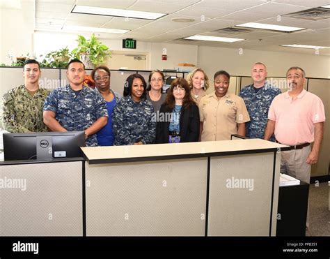 Us Navy Recruiting Office Hi Res Stock Photography And Images Alamy