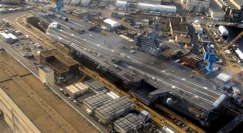 Uss George H W Bush At Norfolk Naval Shipyard 3958X2180 R Warshipporn